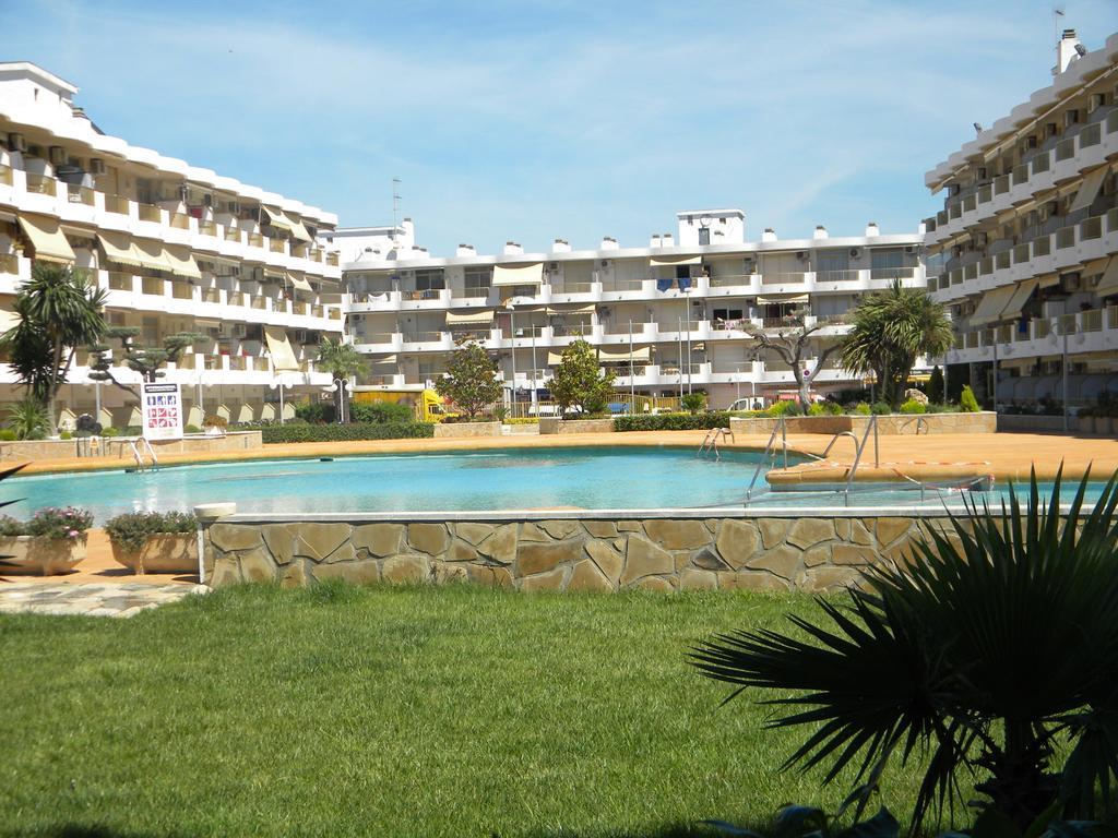 Apartamentos Internacional Arysal กัมบริลส์ ภายนอก รูปภาพ
