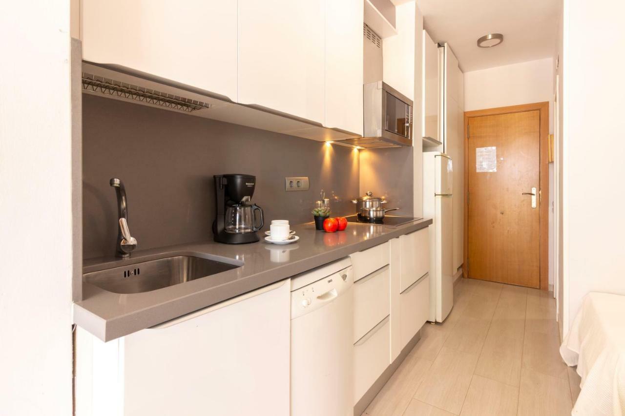 Apartamentos Internacional Arysal กัมบริลส์ ภายนอก รูปภาพ