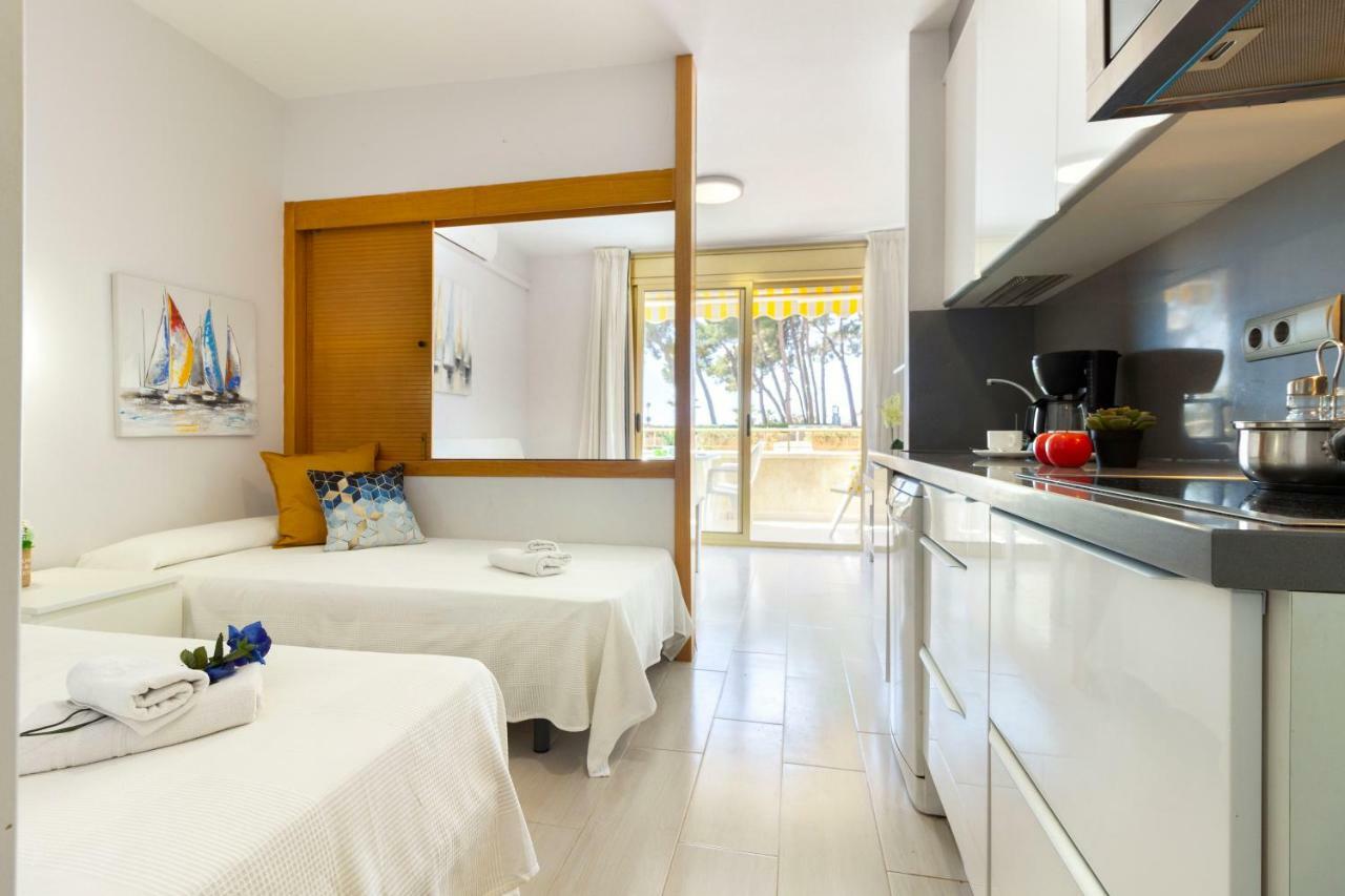 Apartamentos Internacional Arysal กัมบริลส์ ภายนอก รูปภาพ
