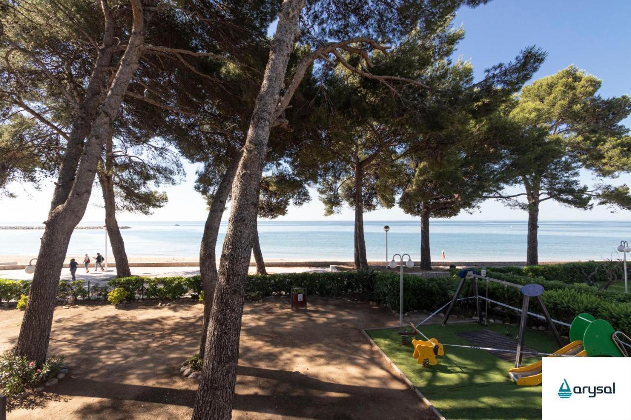 Apartamentos Internacional Arysal กัมบริลส์ ภายนอก รูปภาพ